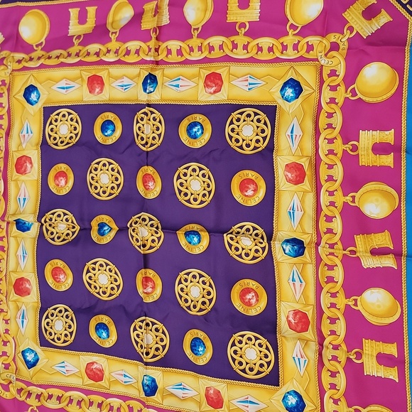 Authentic Celine silk scarf - Picture 5 of 8
